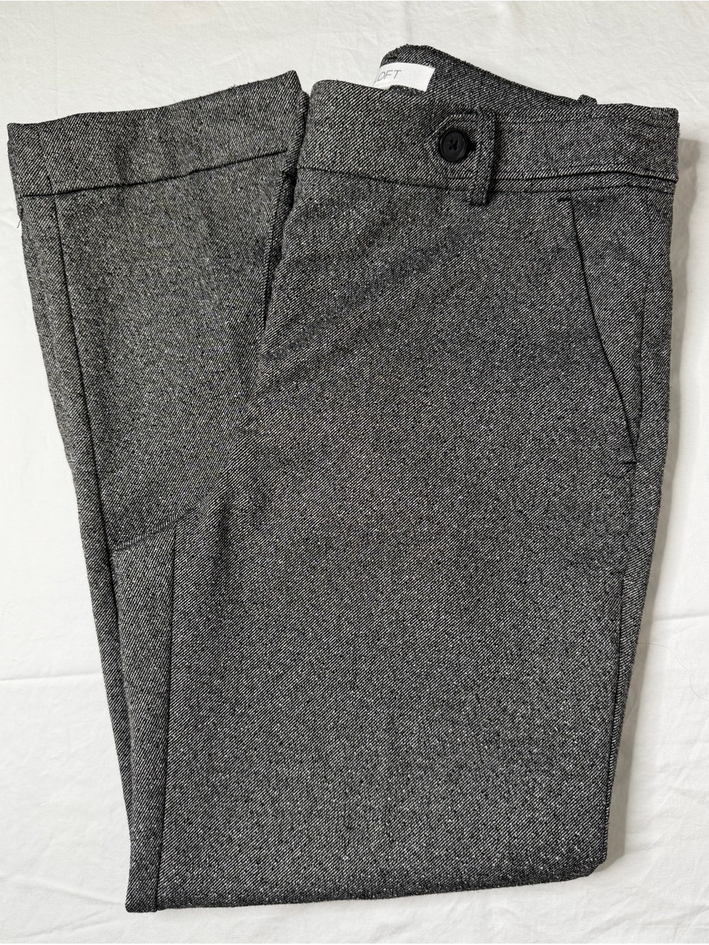 LOFT Wonen’s Charcoal Gray Flat-Front Dress Pants Size 4